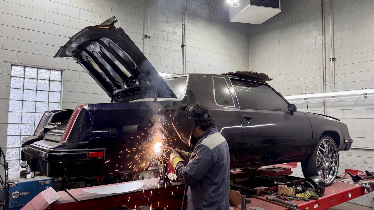 BACK HALF AND TUBBS ARE FINSHED ON MY 392 86 CUTLASS TUCKING 26s