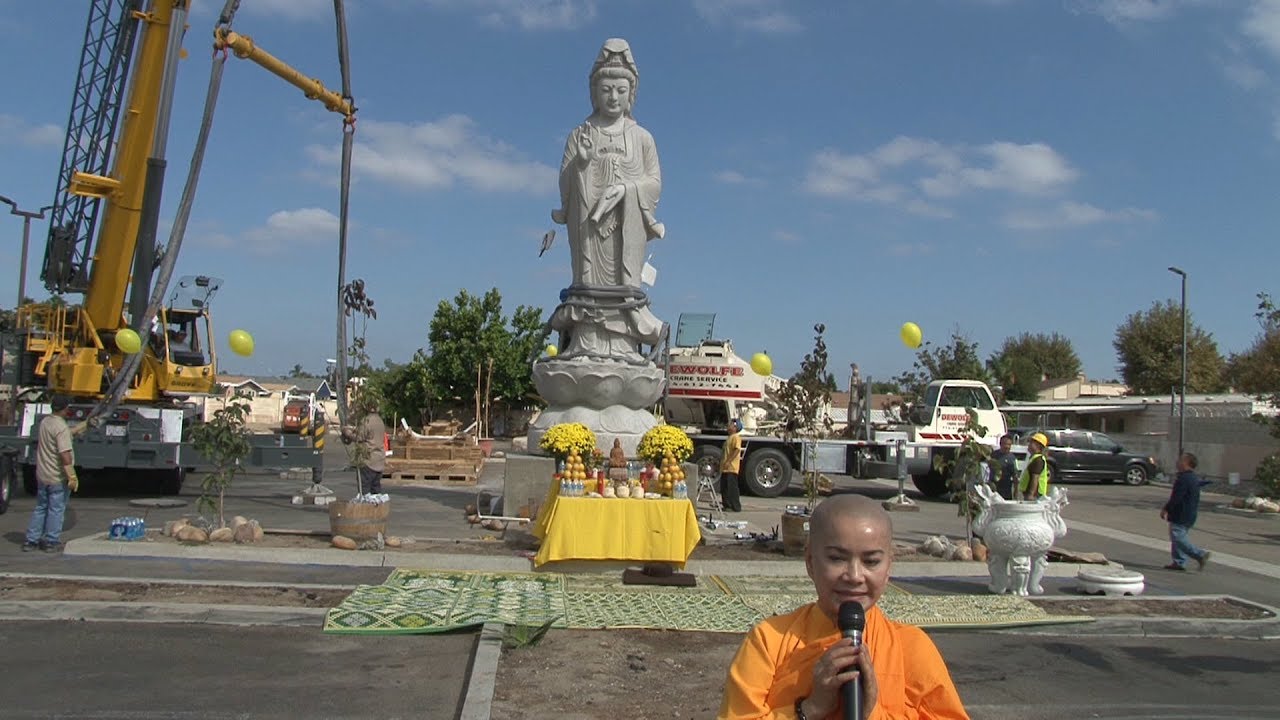 Chùa Bát Nhã Santa Ana - Pháp Hội Quan Âm và Thượng Tôn Tượng Quán Thế Âm 1-10-2017 .
