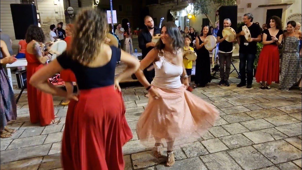 Cutrofiano una Ronda Agosto 2022 con Serena D'Amato e Isabella Cristina Paola allietano il pubblico
