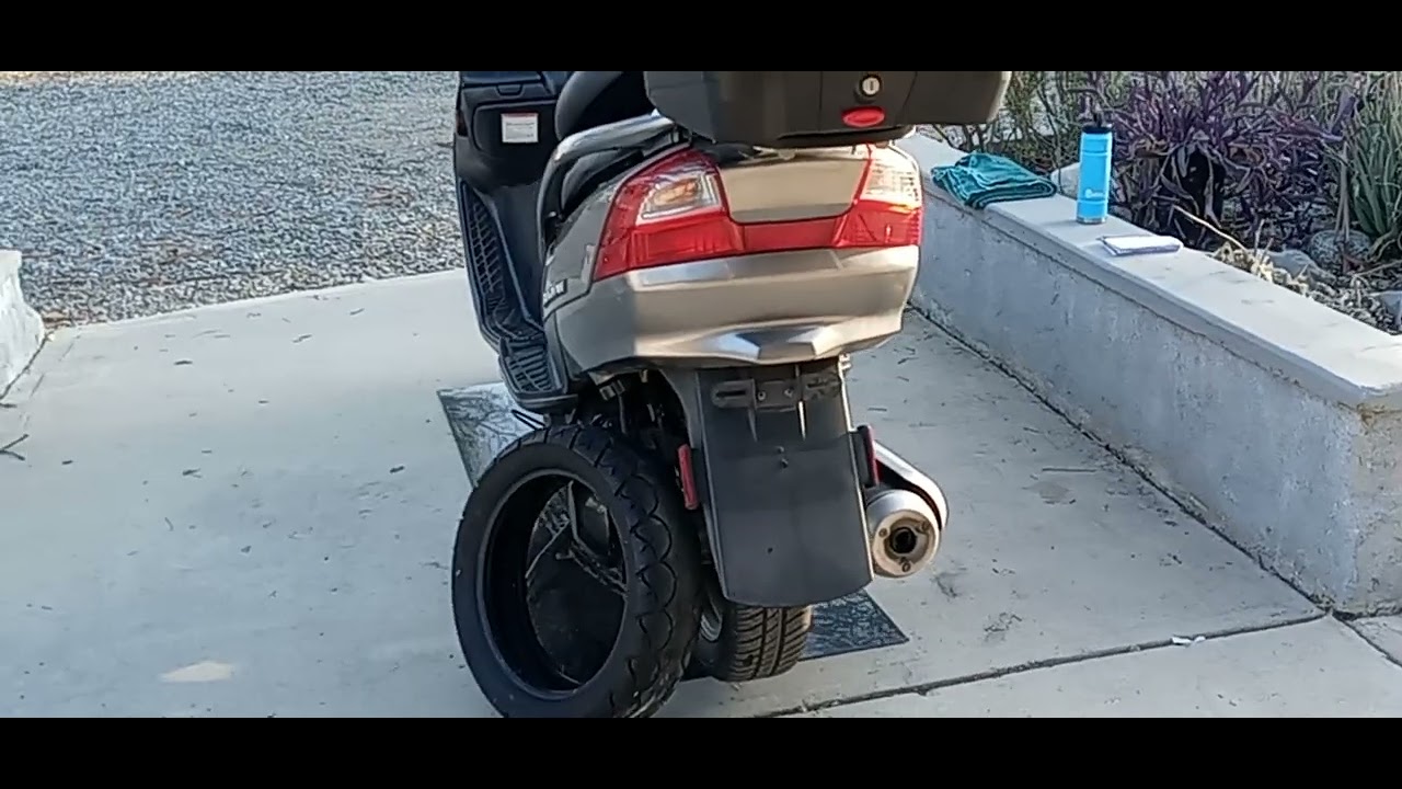 Darksiding an early  03-06 Suzuki Burgman AN400 Maxi-Scooter - Car Tire on A Scooter - Good idea ?