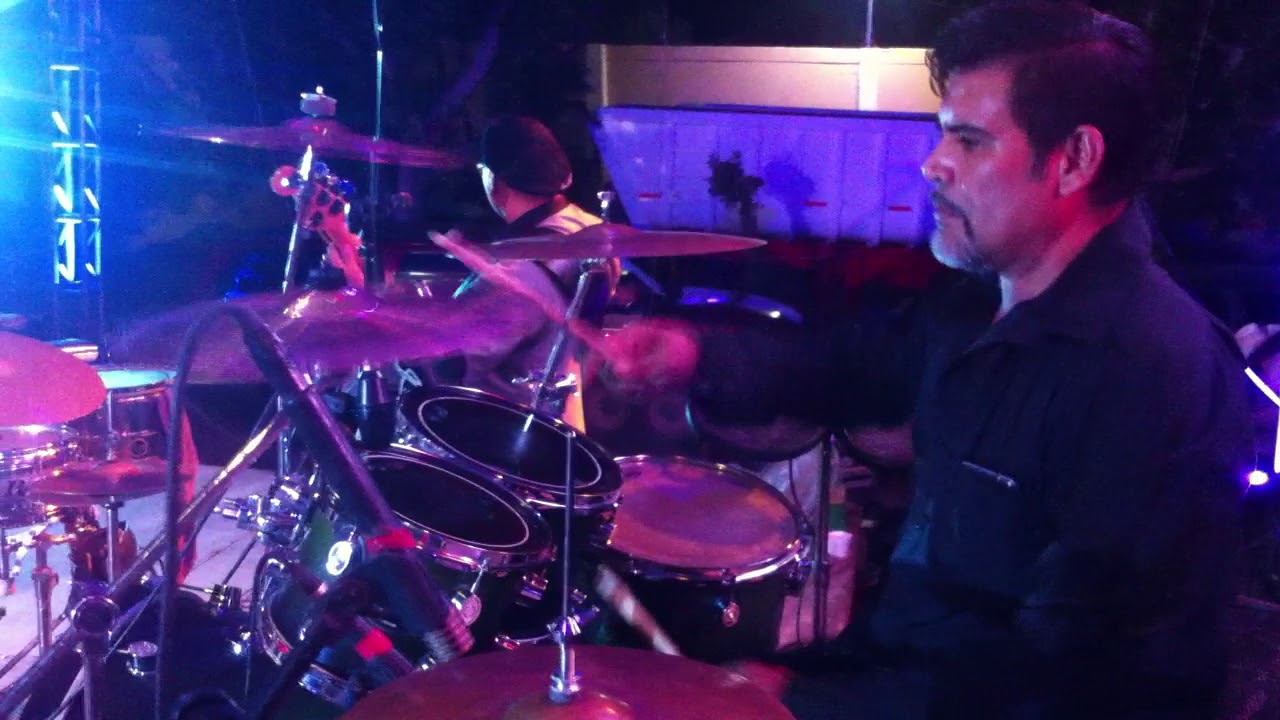 uno de los mejores bateristas del genero Juan mazter desde SAN LUIS POTOSI OCIO GRUPERO