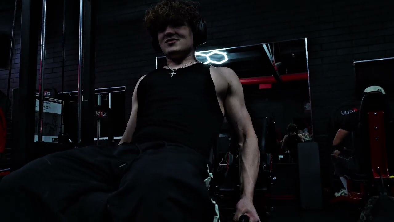 LEG DAY 16YO BODYBUILDER  (I think I’m addicted to ammonia ) 