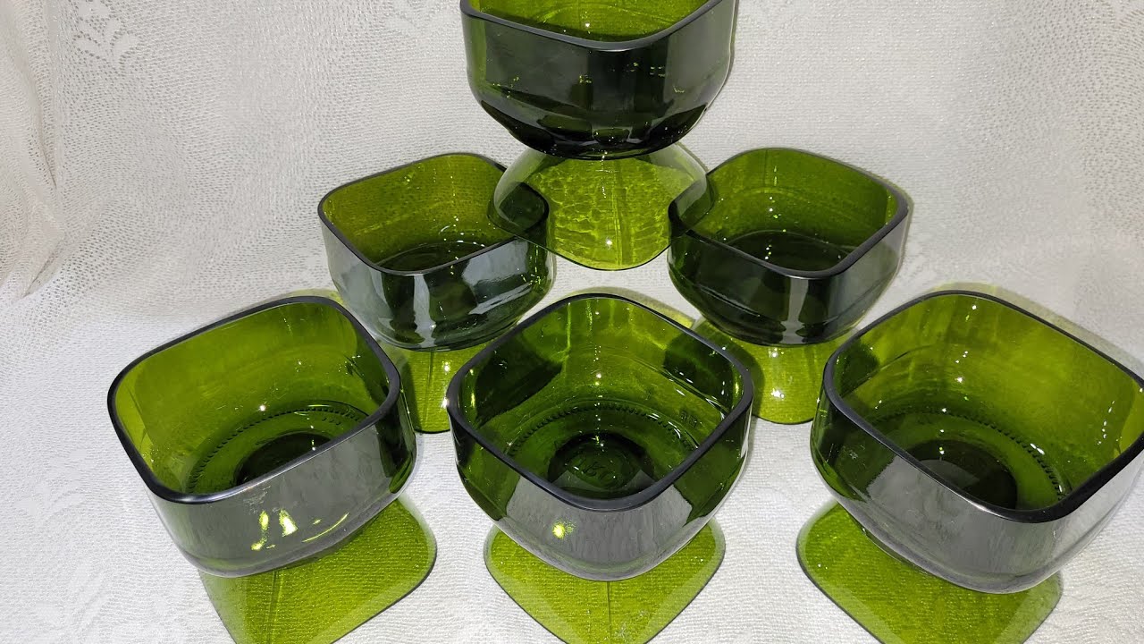 taças para sobremesa. feitas com garrafas quadradas