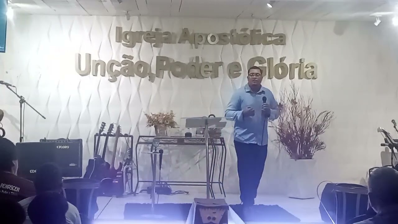 Evangelista Thomás trazendo uma palavra abençoada 