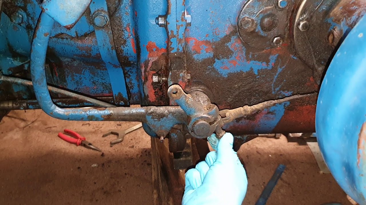 Снятие крестовины тормоза/сцепления Fordson Major