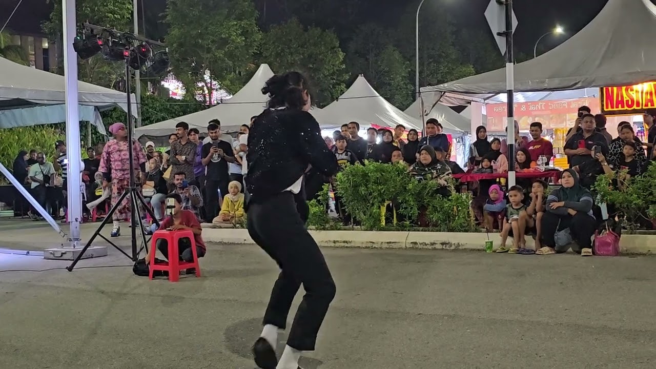 (1/2 Hour Band)Billie Jeanmichel Jackson)Makcik hilang anak berjoget dgn Ebadey Jackson .
