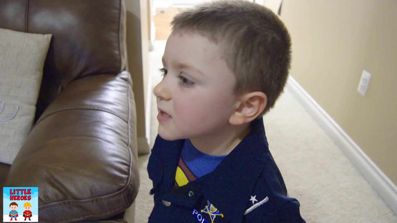 Sketchy Mechanic Fixes Pretend Play Police Headquarters