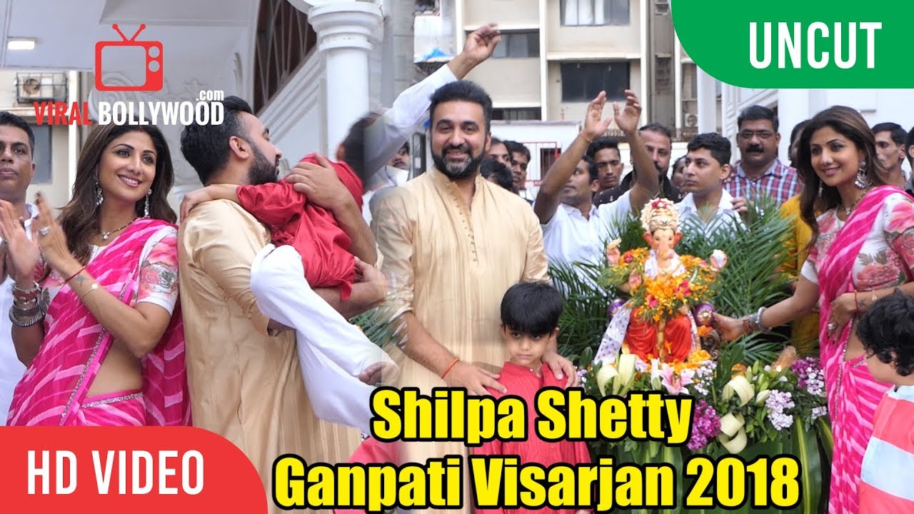 UNCUT - Full Dhamal at Shilpa Shetty Ganpati Visarjan 2018 | Eco-Friendly Ganpati