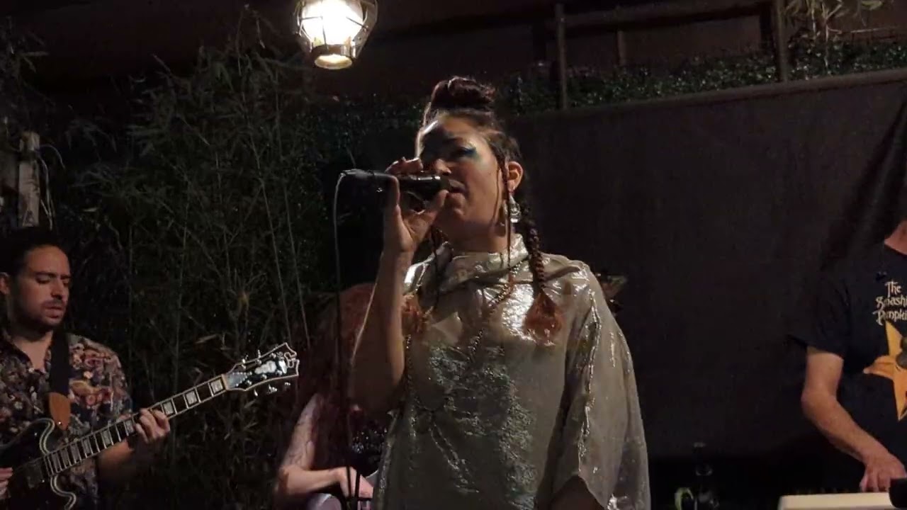 Björk - Isobel @ZairaFrancoTumbala 