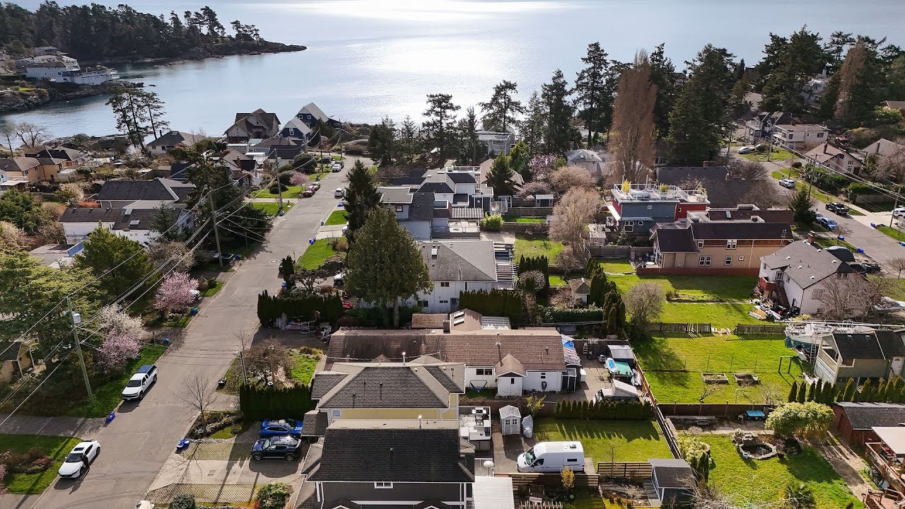 Foster St 486, Esquimalt BC