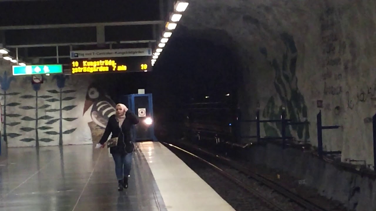 C14 Tunneltåg Vid Tensta.