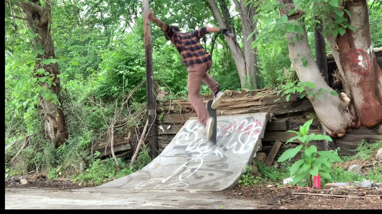 Home 🏡 Sweet Home ⛰️ Street Part @BooniesHQ #skateboarding #streetpart #shorts #shortvideo #diy