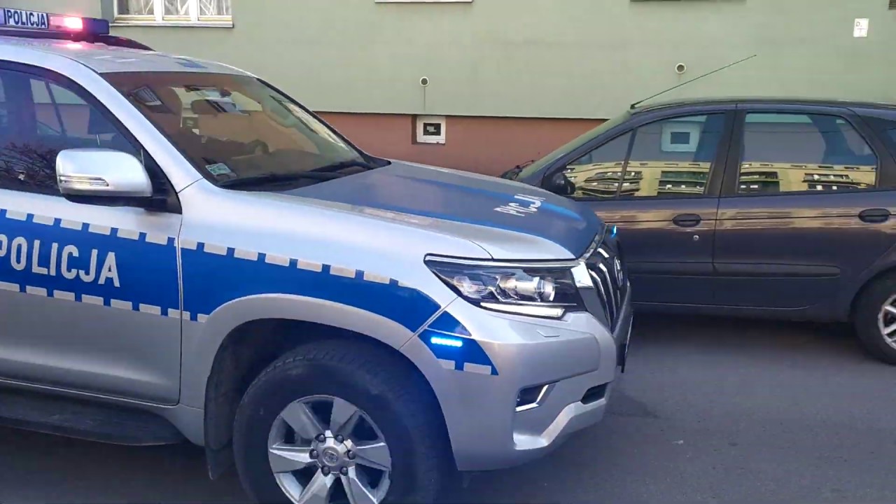 Piotrkowski24: Radiow&oacute;z policji emituje komunikat o koronawirusie. Piotrk&oacute;w Trybunalski 23.03.2020