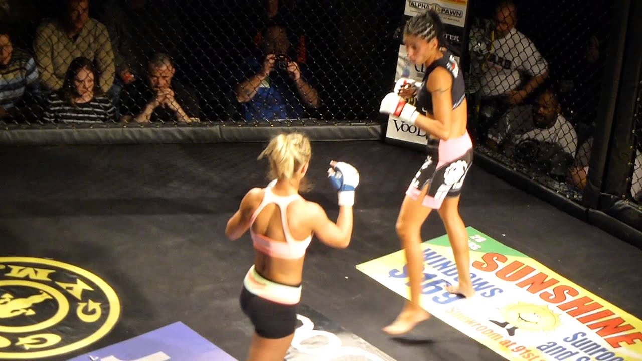 Rachel Wray vs Nadia Nixon Blue Corner Battles Round 1