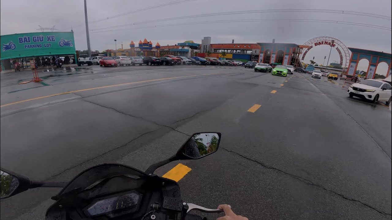 I went to a car meet on my HONDA CBR150R!