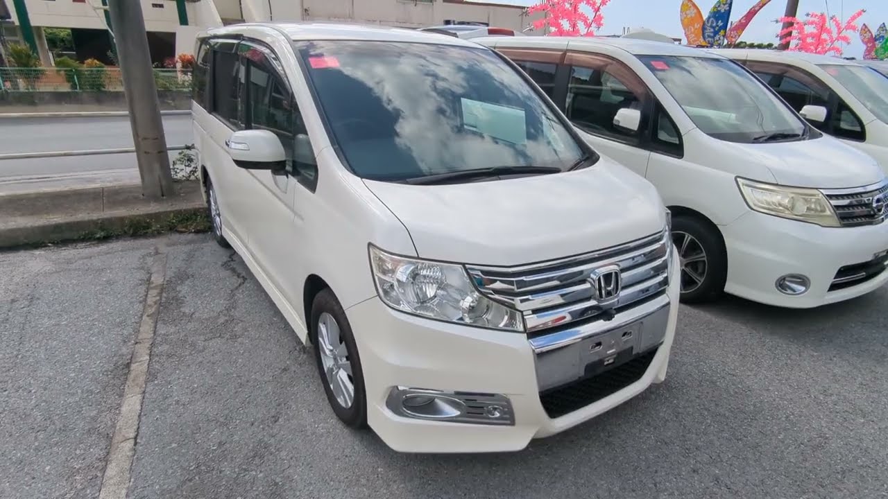 Johnny's Used Cars Okinawa - 2010 Honda StepWgn (19975)