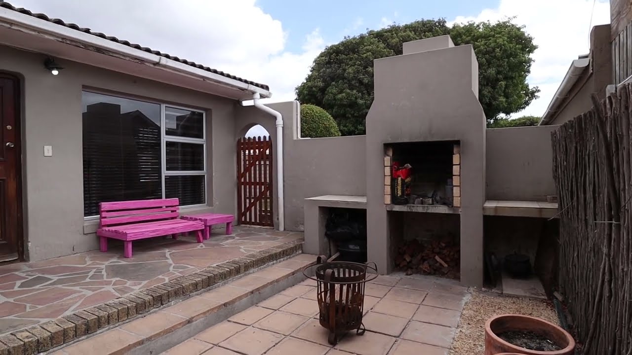 4 Bedroom House For Sale in Southfield, Cape Town