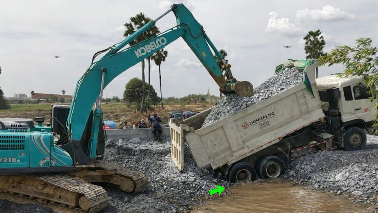 Please don't be in danger Incredible Landfill Dump Truck 25ton driver Back Uploading overturned KOB…