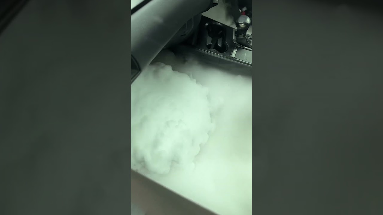 Cleaning a car with dry ice