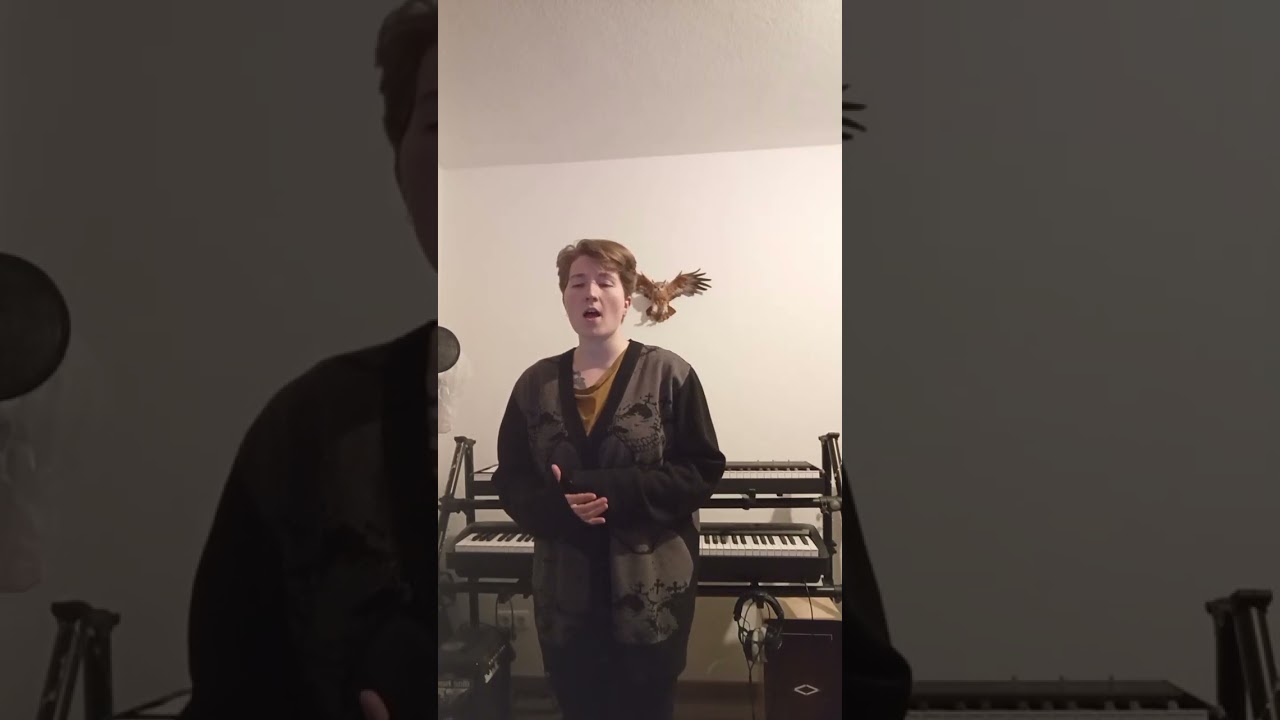 Girl in the bubble - Ariana Grande (Wicked) Cover