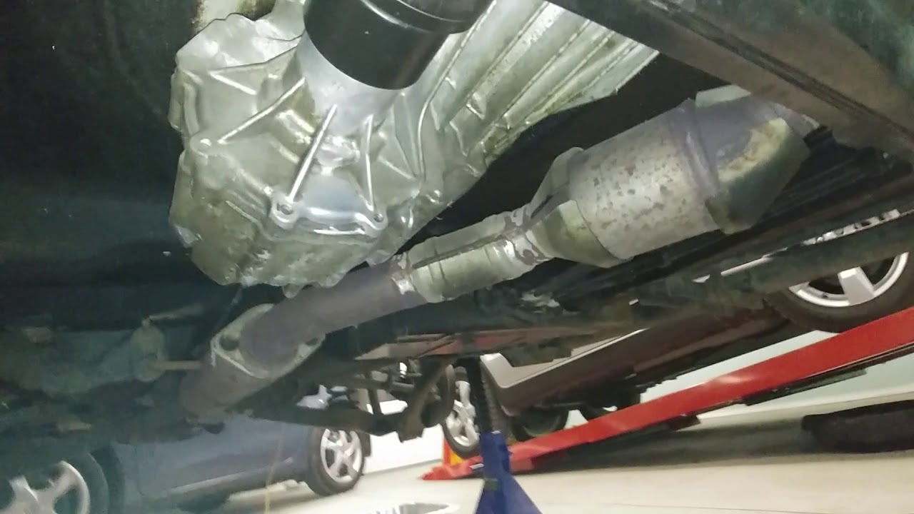 2006 Suzuki Grand Vitara   Location of diff plugs etc