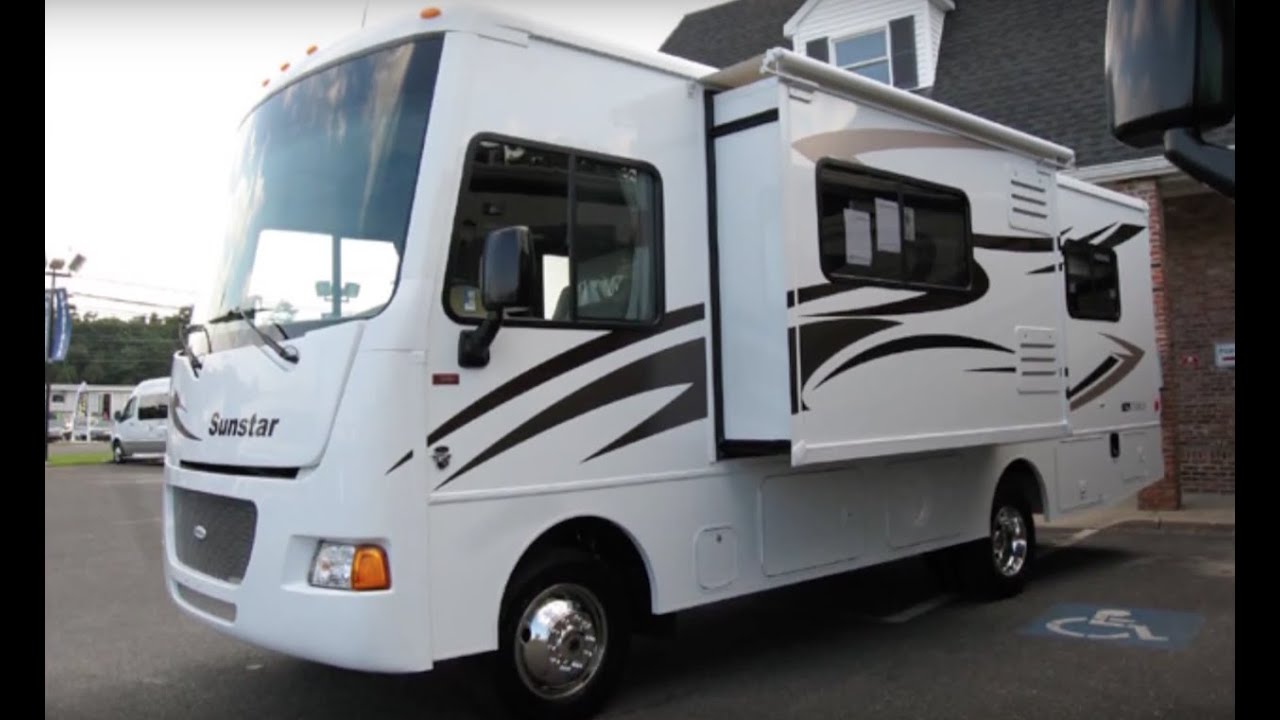2013 Itasca Sunstar 26HE by Winnebago Industries Class A Motorhome
