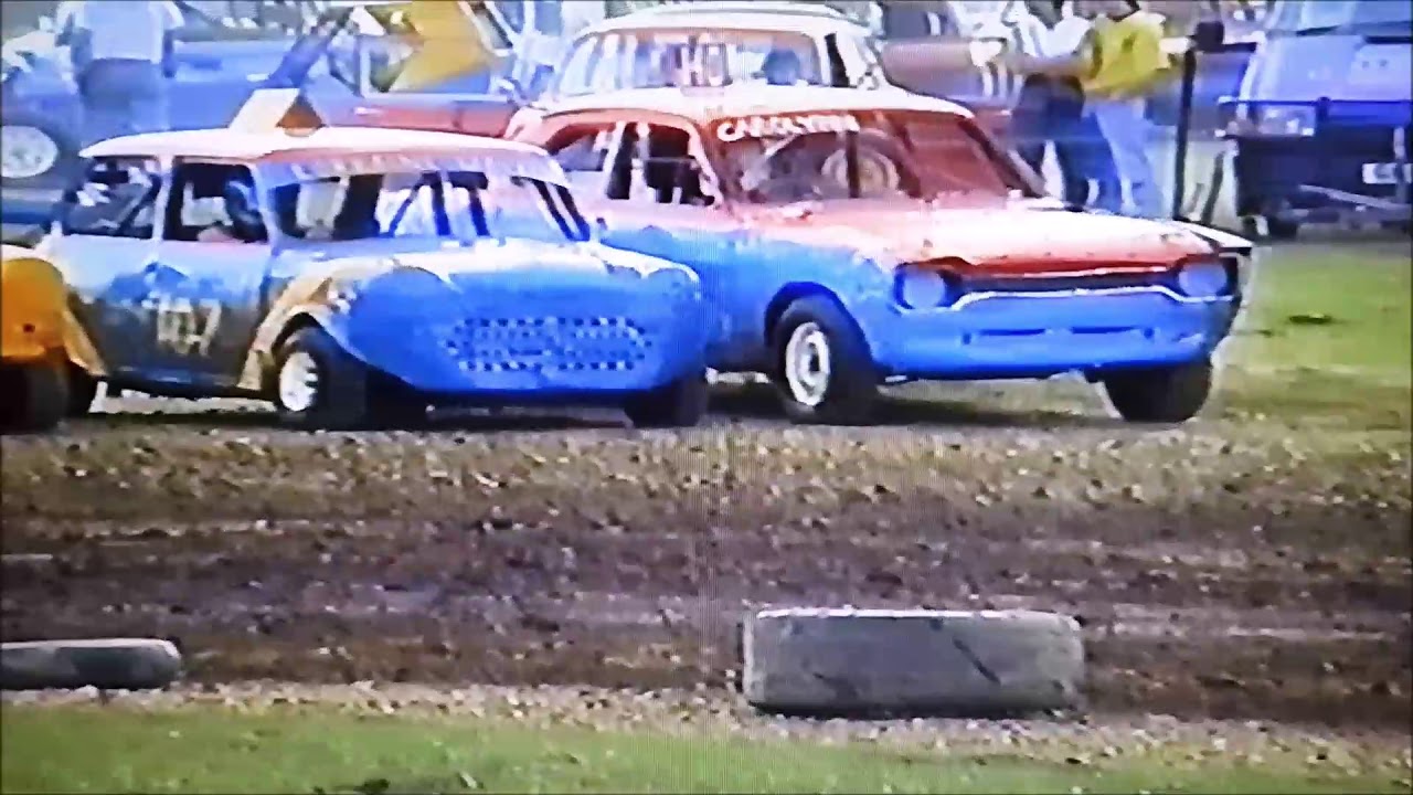 Spalding autograss 09/09/1990. Specials and screaming Escorts. Class 8 specials rollover crash