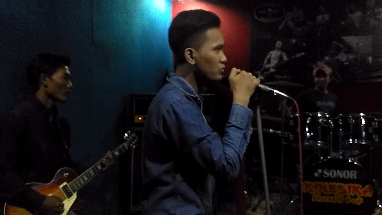 Band acak kadut
