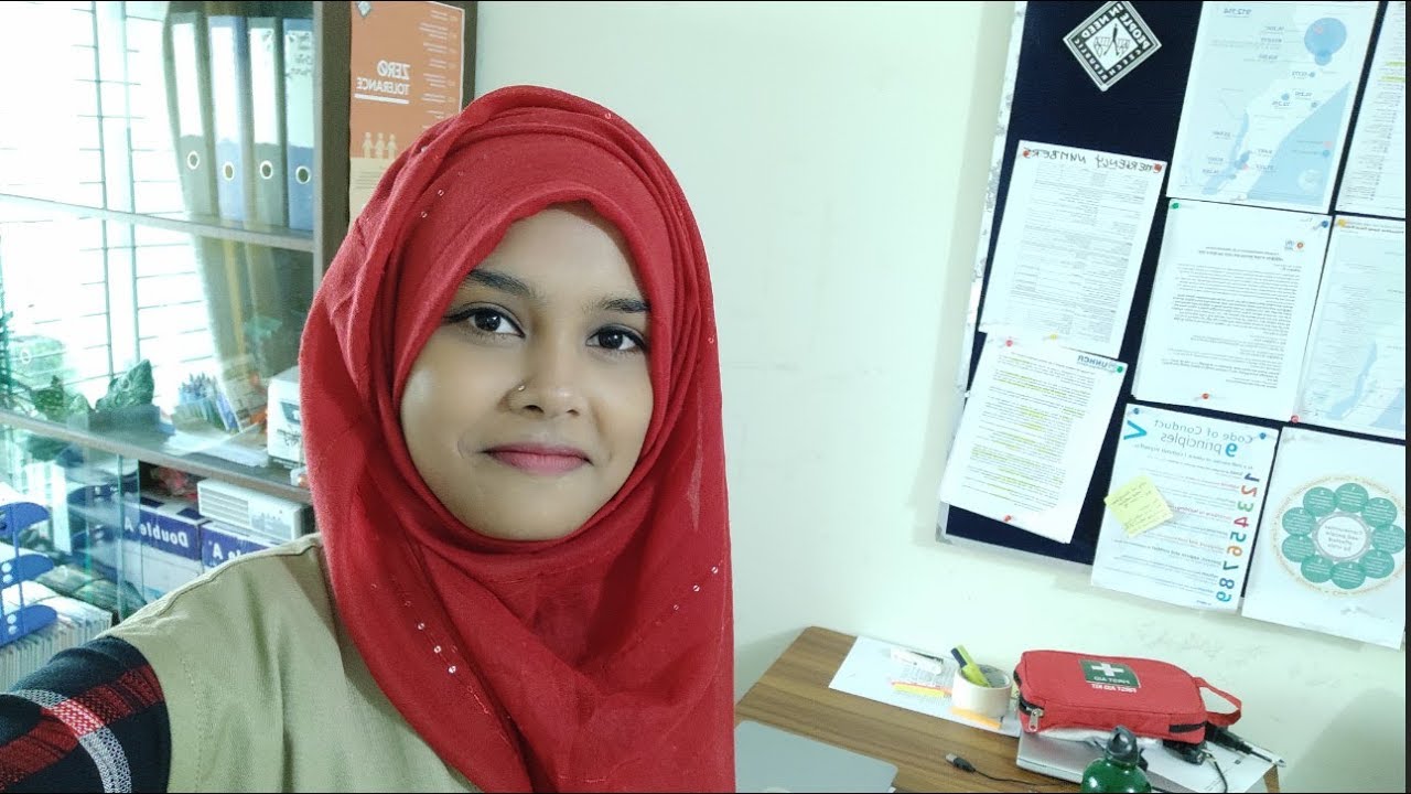 BANGLADESH: Lisha working in a Rohingya refugee camp