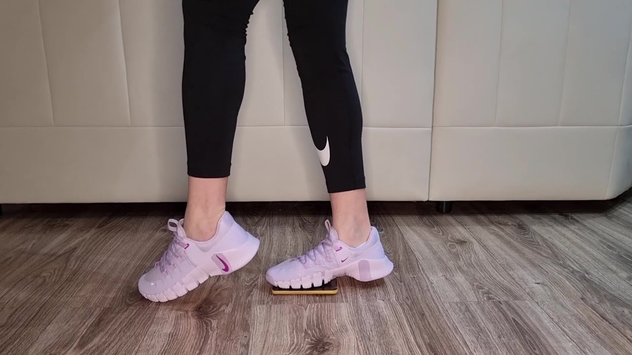 Trample mobile with my Nike Free Metcon 5 and beige Wojas boots 