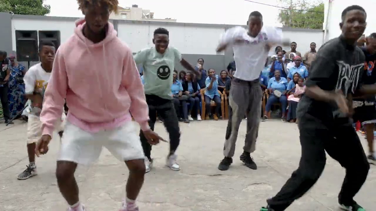 leader music au complexe scolaire camara laye