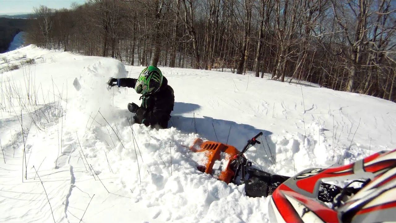 Skidoo Tundra 250 and Skandic 377 Bombardier Snowmobile Ride