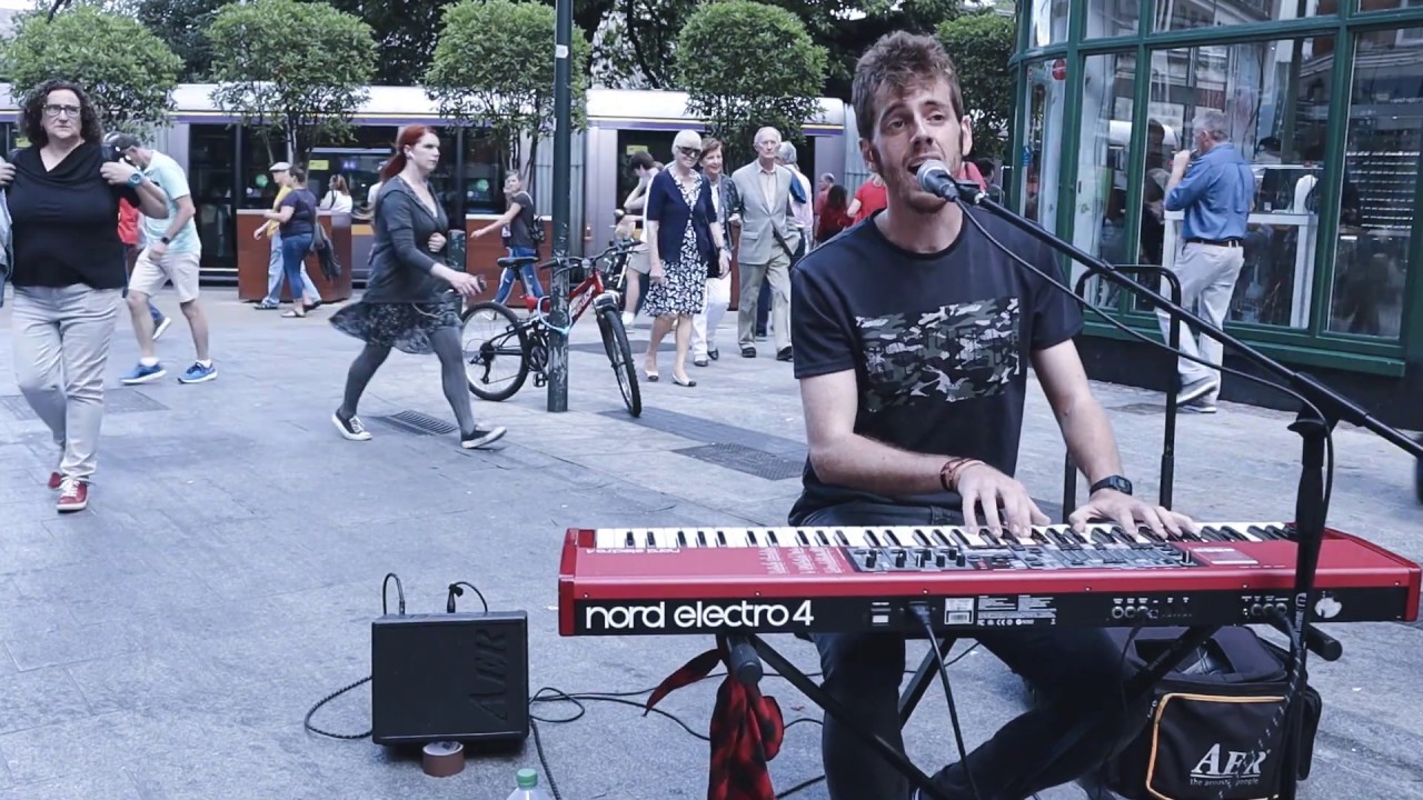 Andr&eacute;s Macnamara - Yesterday [The Beatles].