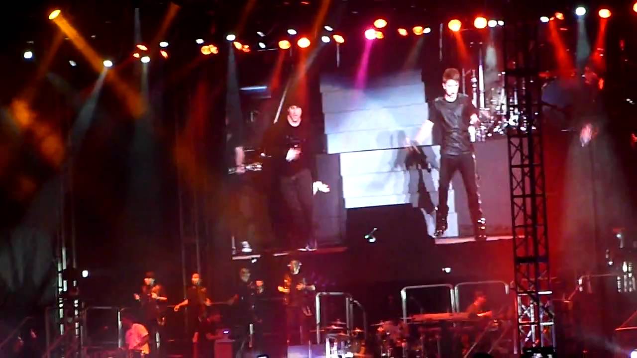 Justin Bieber My World Tour Concert Live in Malaysia 2011 - Somebody To Love
