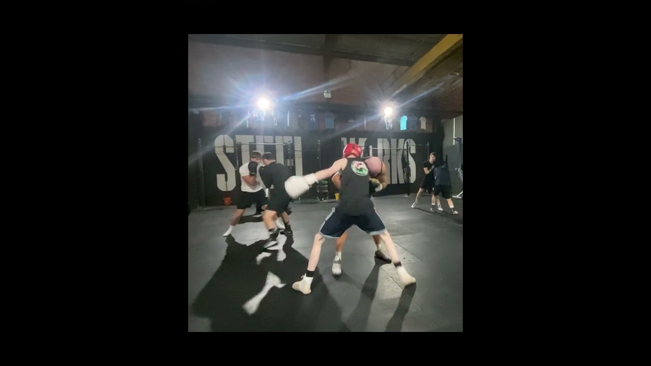 Close range sparring - Jamie vs fly #boxing #motivation #sports #sparring #fighter #fightprep