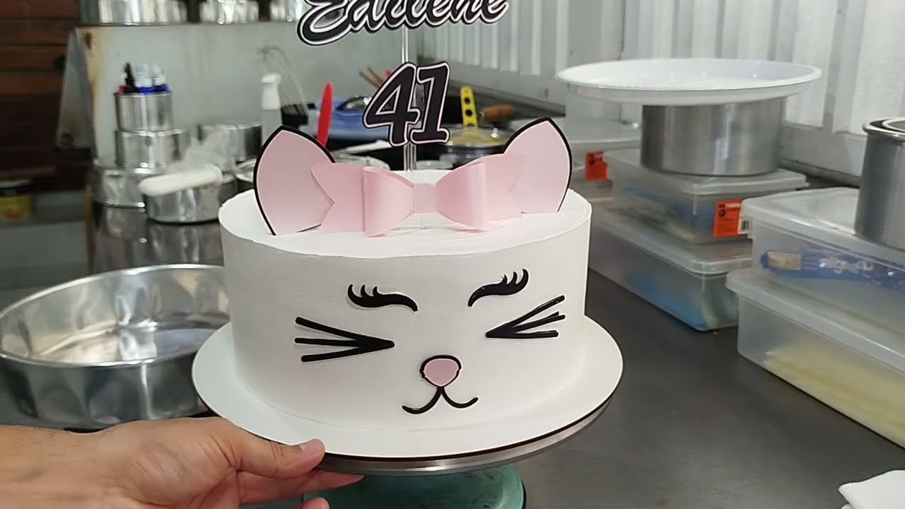 Bolo do  tema gatinha