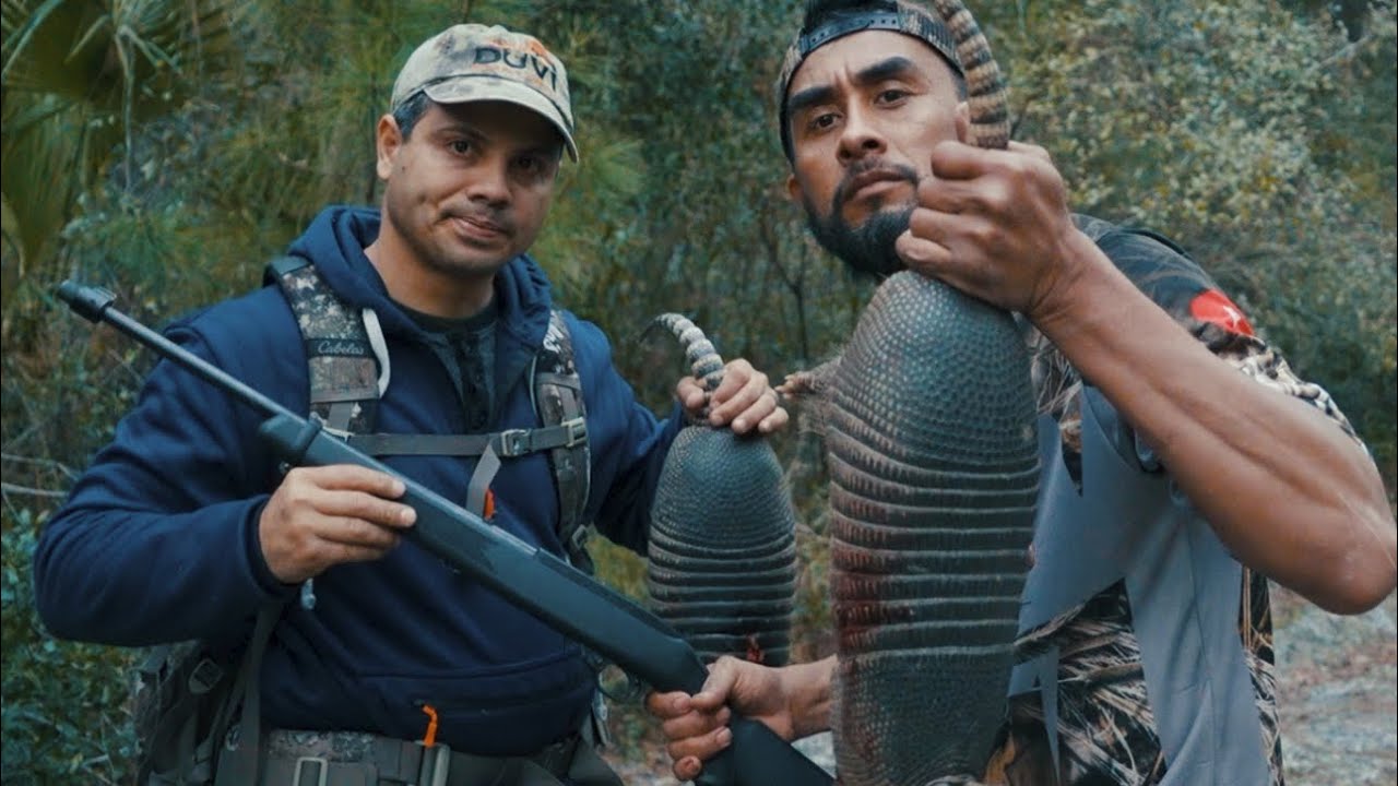 Caza Primitiva De Cusucos Con RIFLE Sin Mira