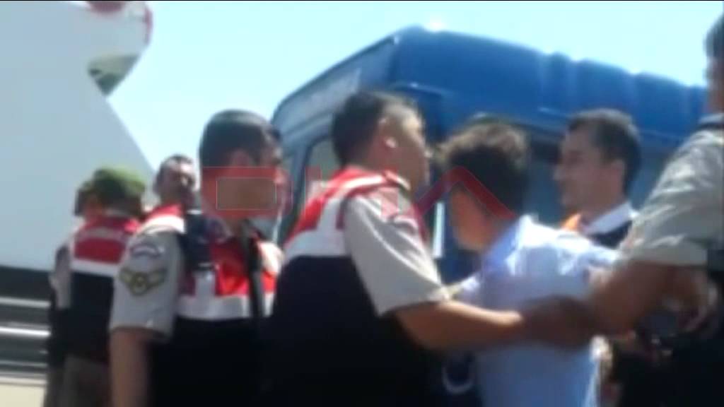 EMRE BELÖZOĞLU KAVGA