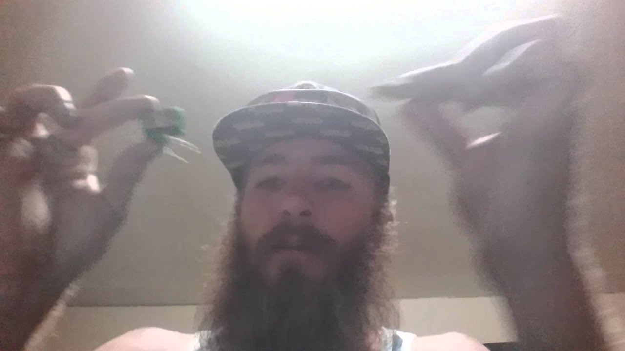 Chris Cannabis Reviewing the Kingpin Blunt cutter.
