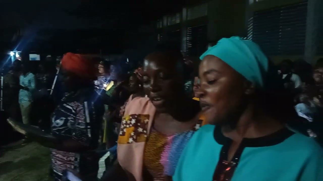 Va zinsilulu za Klisto telama ( Cantique kintwadi 468 ) by la CCK