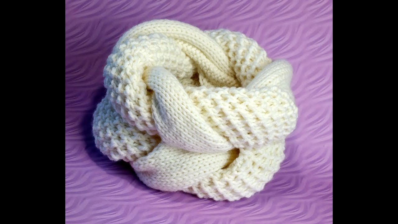CUELLO DE PUNTO NIDO DE ABEJA Y PUNTO JERSEY DERECHO