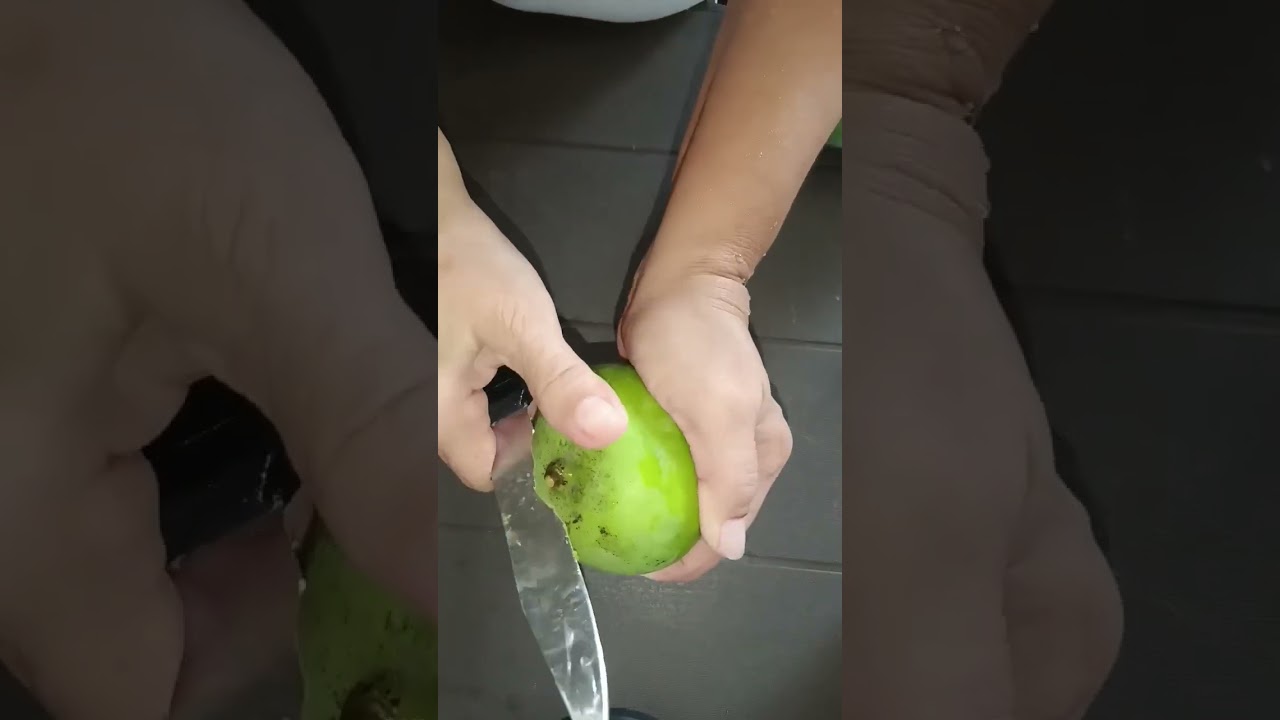 This is How I Peel Mango | Fast and Easy #mango #peeling #shorts