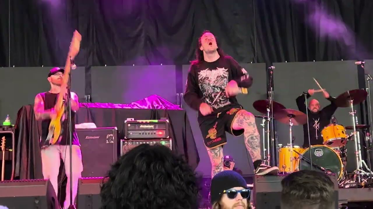 Cancer Bats -  Pneumonia Hawk (Bud Stage Toronto 2023)