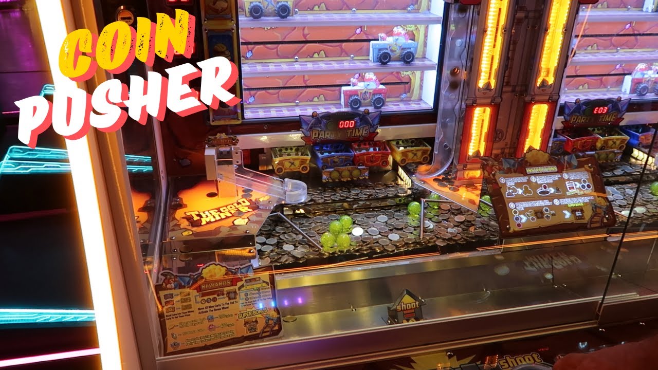Playing the Willy Wonka and Gold Mine Coin Pushers - Kingpin Arcade, Melbourne, Australia