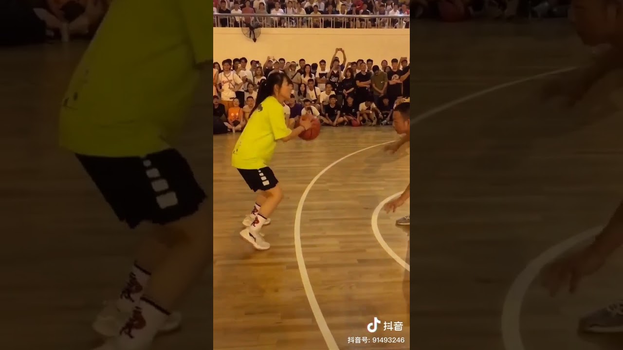 会打球的女生很帅