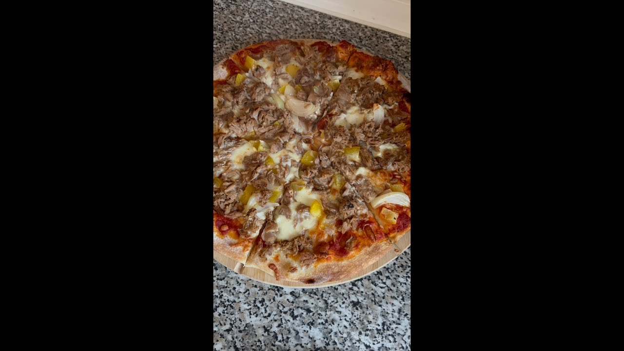 Hallo zusammen.Heute mach ich mit neue Pizza Teig von Lidl eine leckere Pizza,bleib daran#livestream