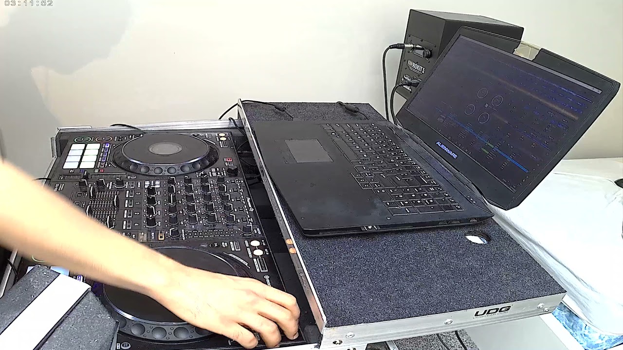 RAW MINIMAL TECHNO MIX APRIL 2021