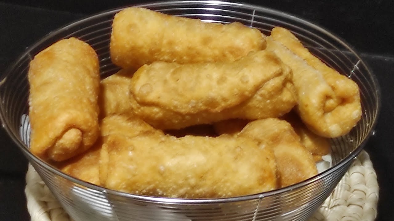 කර කර ගාලා කන්න ක්‍රිස්පි රෝල්ස් එකක් #crispyrolls #fishroll #rolls 