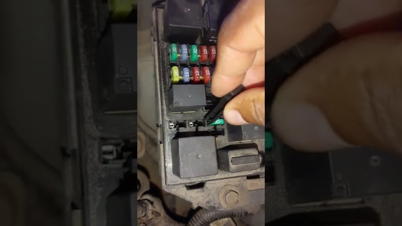 Trocando fusível 12v Jac j3 turin (carreador celular)