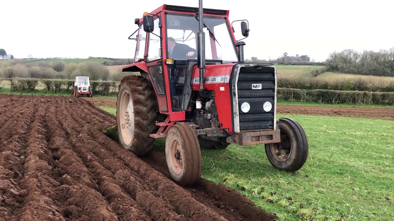Massey Ferguson 265mp ploughing